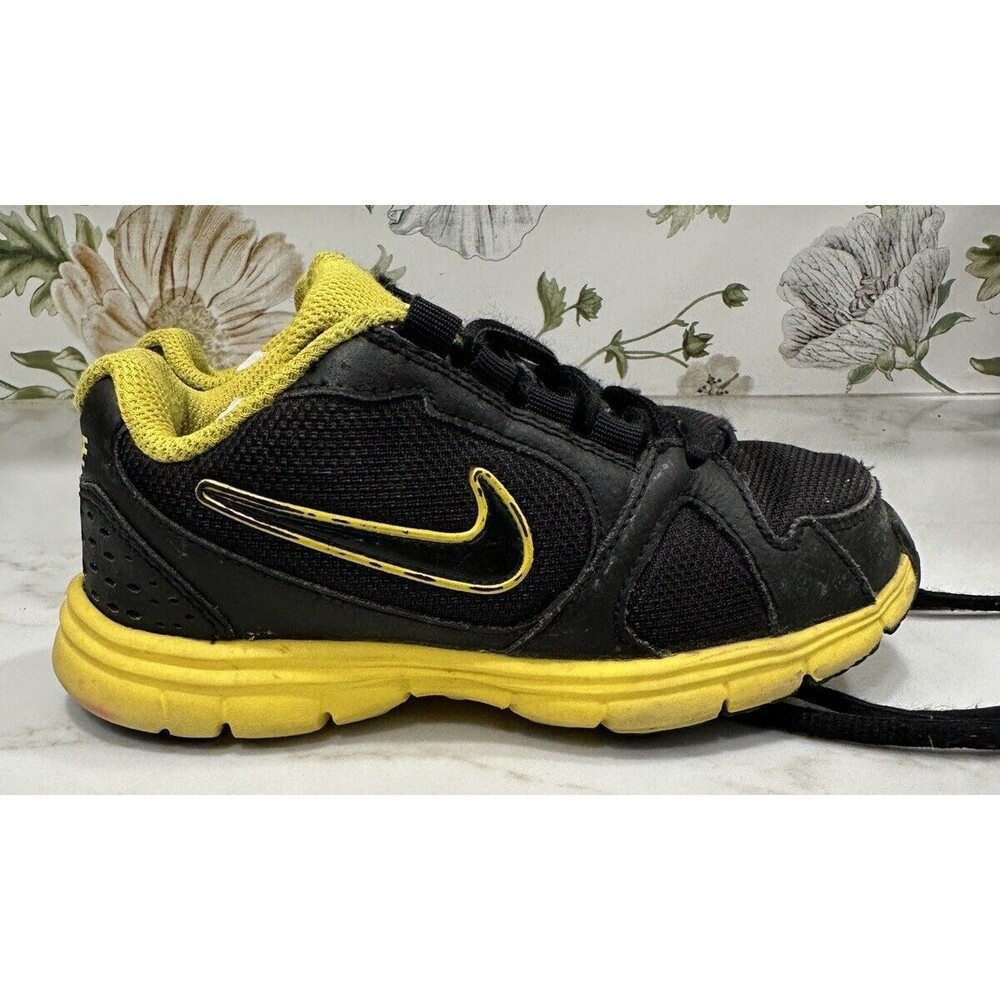 NIKE Kids ENDURANCE TRAINER Lace Sneakers Tennis Shoes Black Yellow Size 11.5